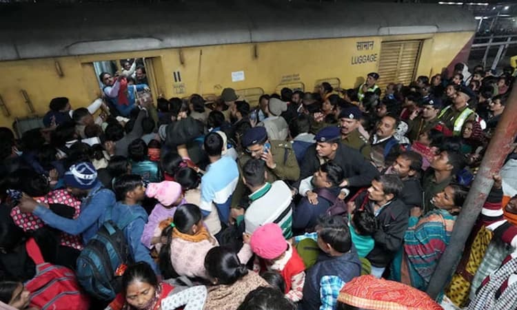 Delhi stampede: ರೈಲ್ವೆ ಇಲಾಖೆಗೆ ದೆಹಲಿ ಹೈ ಕೋರ್ಟ್ ತೀವ್ರ ತರಾಟೆ!