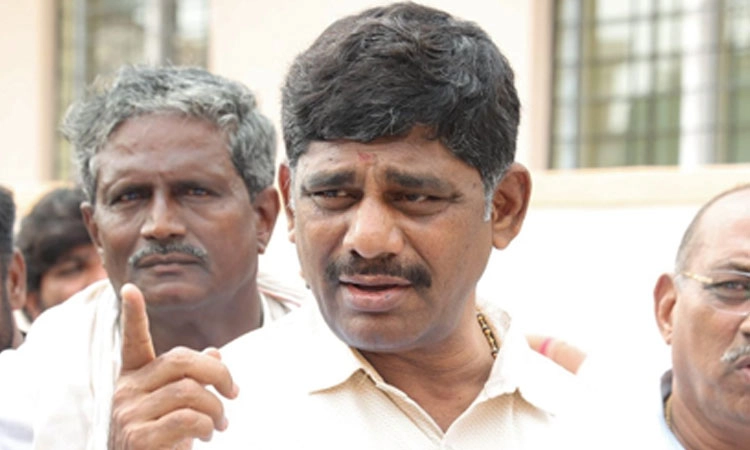 Power Politics: ಸಹಕಾರ ಸಚಿವ ಕೆ.ಎನ್‌.ರಾಜಣ್ಣ ವಿರುದ್ಧ ಸಿಡಿದೆದ್ದ ಡಿ.ಕೆ.ಶಿವಕುಮಾರ್‌ ಬಣ