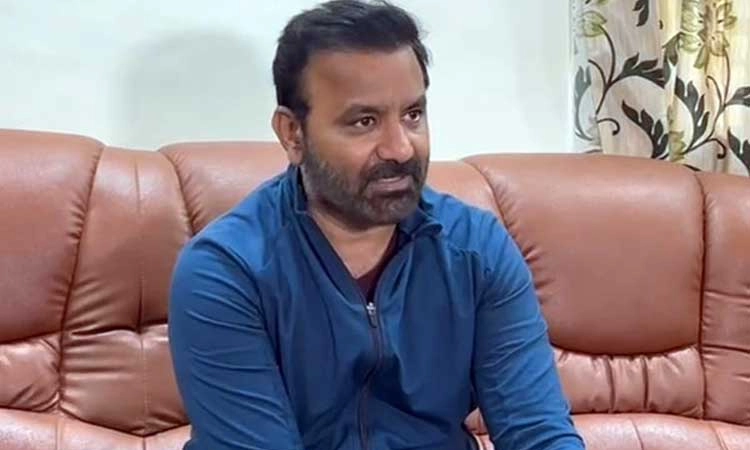 11 ವರ್ಷದಿಂದ ವಿಶ್ವಗುರು ನೋಡಿದ್ದೇವೆ, ಅವರನ್ನು ಕೆಳಗಿಳಿಸಿ: ಬಿಜೆಪಿಗೆ ಸಂತೋಷ್ ಲಾಡ್ ಟಾಂಗ್