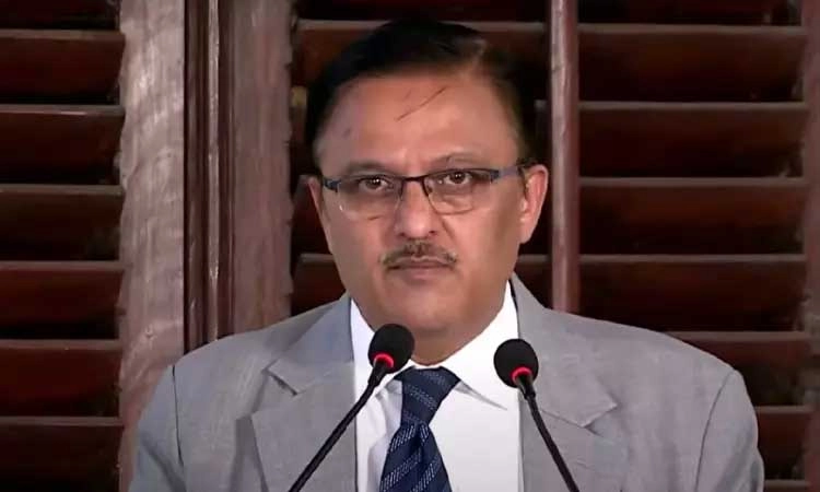Justice Abhay Oka: ಕೋರ್ಟ್ ಗೆ “ಮಹಾ’ಗಿಂತ ಕರ್ನಾಟಕದಲ್ಲಿ ಹೆಚ್ಚು ಮೂಲಸೌಕರ್ಯ: ಜಡ್ಜ್