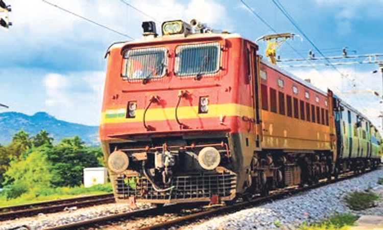 Train: ರೈಲು ಢಿಕ್ಕಿ ತಡೆಯಲು ಉಪಕ್ರಮ: ನೈಋತ್ಯ ರೈಲ್ವೇಗೆ ಮೊದಲ ಬಾರಿ “ಕವಚ’