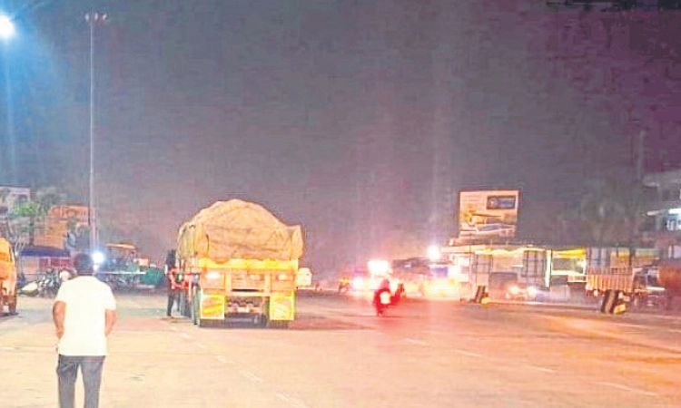 Kota: ಟೋಲ್‌ನಲ್ಲಿ ಅಡ್ಡಾದಿಡ್ಡಿ ಘನವಾಹನಗಳ ಪಾರ್ಕಿಂಗ್‌