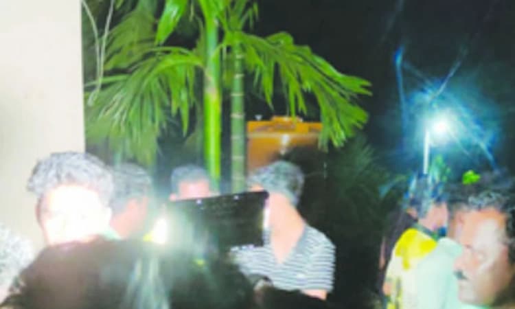 Madanthyar: ಕುತೂಹಲ ಮೂಡಿಸಿದ ವಿಚಿತ್ರ ಘಟನೆ: ಮನೆಯನ್ನೇ ತ್ಯಜಿಸಿದರು