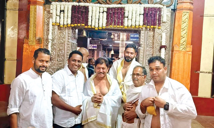 Subrahmanya: ಕುಕ್ಕೆಗೆ ನಟ ದೇವರಾಜ್‌ ಕುಟುಂಬ ಭೇಟಿ