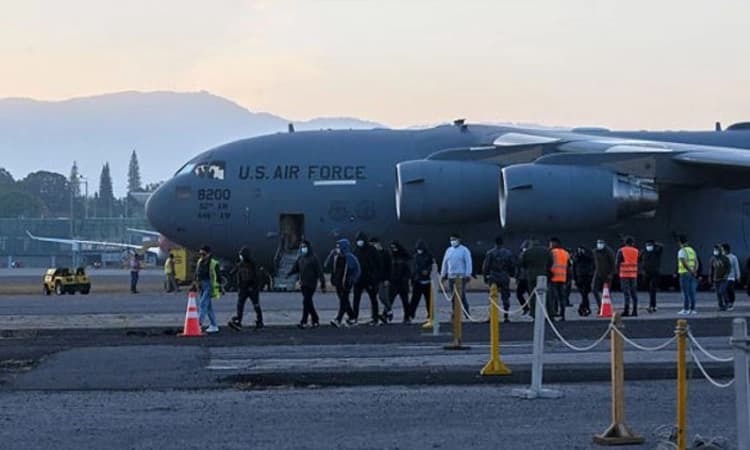 US; ಗಡಿಪಾರಾದ ಭಾರತೀಯರನ್ನು ಹೊತ್ತ ಮಿಲಿಟರಿ ವಿಮಾನ ಅಮೃತಸರದಲ್ಲಿ ಲ್ಯಾಂಡ್?