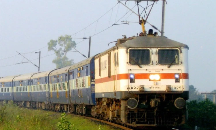Train ದಕ್ಷಿಣ ರೈಲ್ವೇ: ಹಲವೆಡೆ ರೈಲು ಸಂಚಾರದಲ್ಲಿ ವ್ಯತ್ಯಯ