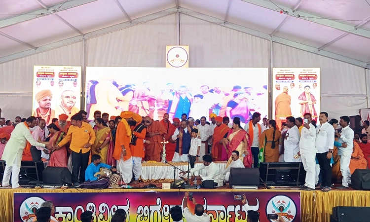 ವಿಜಯಪುರ: ಕ್ರಾಂತಿವೀರ ಬ್ರಿಗೇಡ್ ಉದ್ಘಾಟನೆ…ಸಾಧು-ಸಂತರ ಮೂಲಕ ಈಶ್ವರಪ್ಪ ಶಕ್ತಿ ಪ್ರದರ್ಶನ