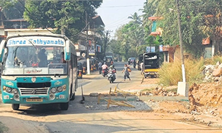 Udupi: 4 ತಿಂಗಳಾದರೂ ಮುಗಿಯದ ಮೋರಿ!