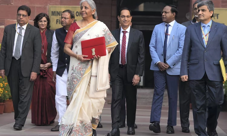 Union Budget ; ಈ ಬಾರಿ ಸಚಿವೆ ನಿರ್ಮಲಾ ಉಟ್ಟಿದ್ದ ಶ್ವೇತ ವರ್ಣದ ಸೀರೆಯ ವಿಶೇಷಗಳೇನು?