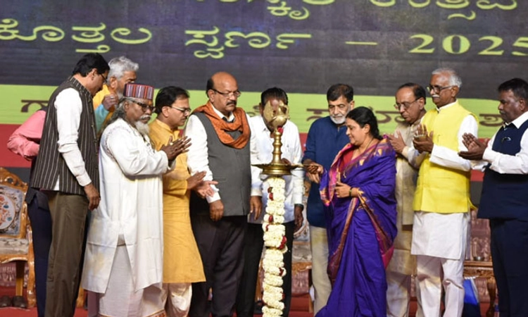 Kalaburagi: ಹೆಣ್ಣು, ಹೊನ್ನು ಮಣ್ಣಿನ ಮೌಲ್ಯ ಎಂದಿಗೂ ಕಡಿಮೆಯಾಗಲ್ಲ:‌ ಕವಿತಾ ಮಿಶ್ರಾ