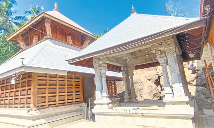 Kaikamba: ಭರದಿಂದ ಸಾಗುತ್ತಿದೆ ಅದ್ಯಪಾಡಿ ದೇಗುಲದ ಜೀರ್ಣೋದ್ಧಾರ ಕಾರ್ಯ