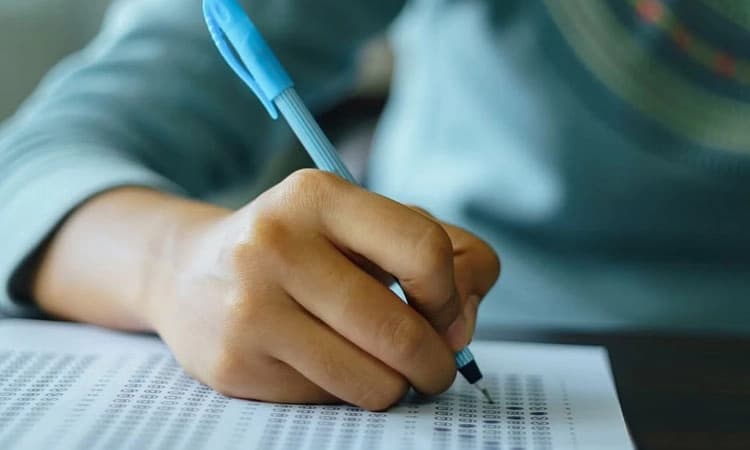 Tough Exam: ಸಿಬಿಎಸ್‌ಇ ಎಸೆಸೆಲ್ಸಿ ಗಣಿತ ಪರೀಕ್ಷೆ ಕಬ್ಬಿಣದ ಕಡಲೆ!