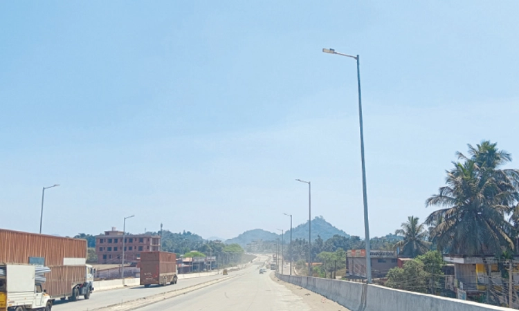 Bantwal: ಪಾಣೆಮಂಗಳೂರು ಎಲಿವೇಟೆಡ್‌ ರಸ್ತೆ; ಬೀದಿದೀಪ ಅಳವಡಿಕೆ ಆರಂಭ