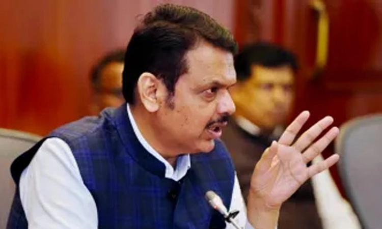 Maharashtra: ಪಾಕಿಸ್ತಾನ್‌ ನಂಬರ್‌ ನಿಂದ ಮಹಾ ಸಿಎಂ ಫಡ್ನವೀಸ್‌ ಗೆ ಬೆದರಿಕೆ ಸಂದೇಶ!