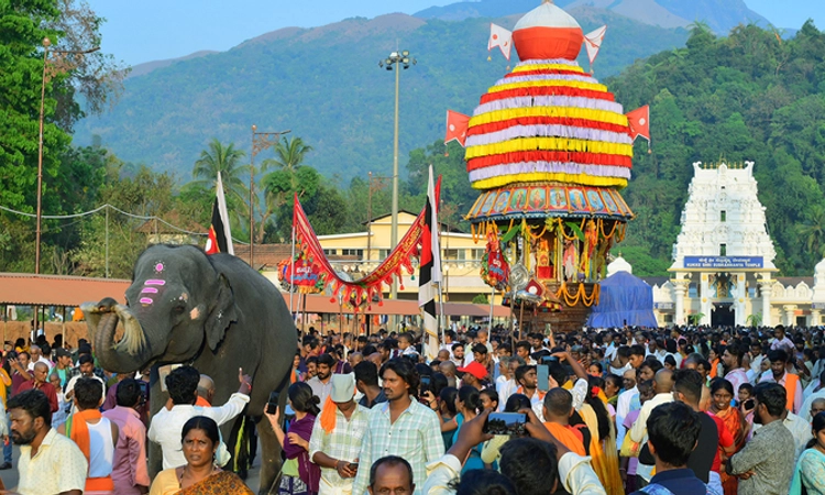 Sri Kukke Subrahmanya Temple: ಮಹಾಶಿವರಾತ್ರಿಯ ಮಾರನೇ ದಿನ ಅಪಾರ ಭಕ್ತ ಸಂದಣಿ