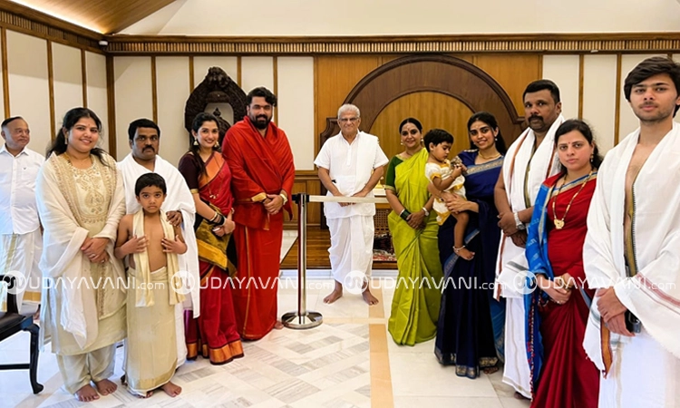 Mahashivaratri: ಧರ್ಮಸ್ಥಳಕ್ಕೆ ಭೇಟಿ ನೀಡಿದ ನಟಿ ಶೃತಿ, ನಿರ್ದೇಶಕ ತರುಣ್ ದಂಪತಿ
