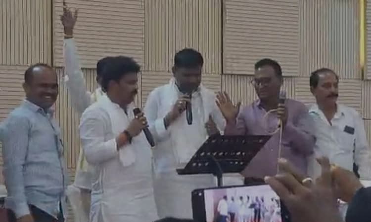 Maski: ‘ಹುಟ್ಟಿದರೆ ಕನ್ನಡ ನಾಡಲ್ಲಿ ಹುಟ್ಟಬೇಕುʼ ಹಾಡು ಹಾಡಿದ ಶಾಸಕ ದ್ವಯರು