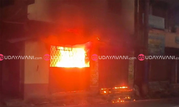Vitla: ಕಾಂಪ್ಲೆಕ್ಸ್ ನಲ್ಲಿನ ಎರಡು ಅಂಗಡಿಗಳು ಬೆಂಕಿಗಾಹುತಿ