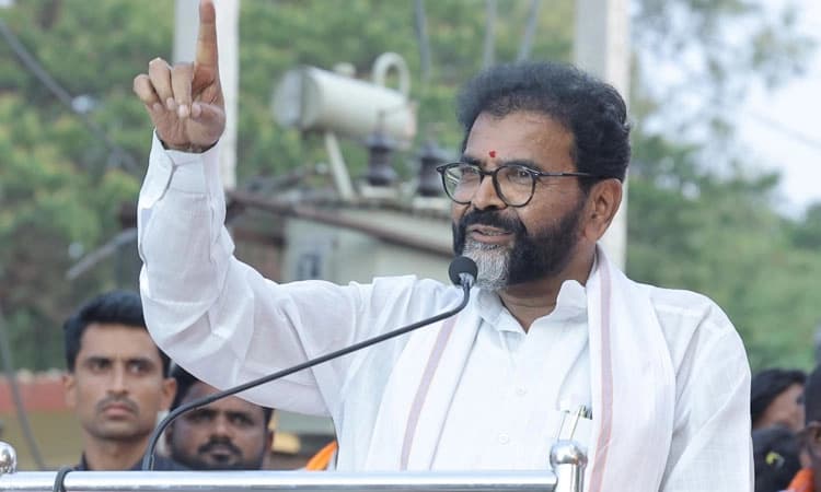 ಜನಿವಾರ ಬಿಚ್ಚಿಸಿದ್ದಕ್ಕೆ ಜನ ಸಿಎಂ ಲುಂಗಿ ಬಿಚ್ಚುತ್ತಾರೆ: ಛಲವಾದಿ ನಾರಾಯಣಸ್ವಾಮಿ