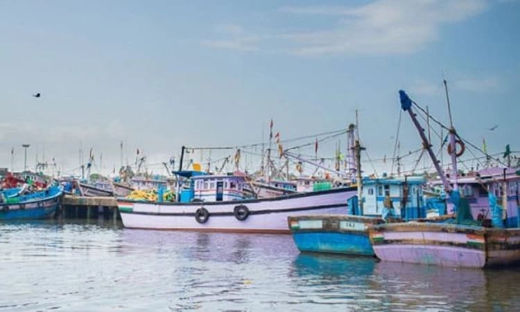 ಮಲ್ಪೆ, ಮಂಗಳೂರು ಬಂದರು ಅವ್ಯವಸ್ಥೆ: ಬಂದರು ನಿರ್ವಹಣೆ ಮೇಲೆ ಜಿಲ್ಲಾಡಳಿತ ನೇರ ನಿಗಾ