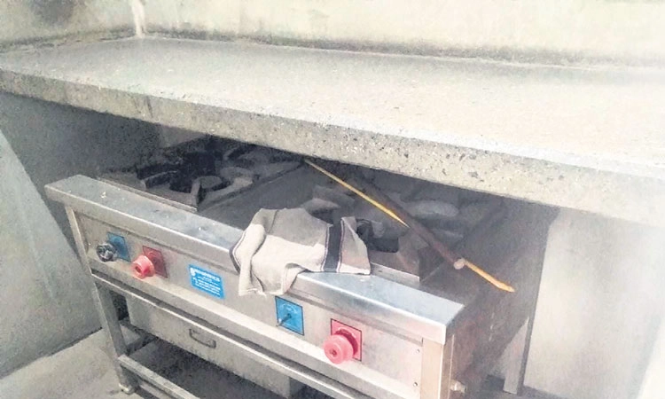 Indira Canteen: ಸೌಕರ್ಯವಿಲ್ಲದೆ ಸೊರಗಿದ ಇಂದಿರಾ ಕ್ಯಾಂಟೀನ್‌ಗಳು