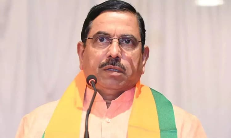 Hubli: ಜಮೀರ್‌ ಅಹಮದ್‌ರನ್ನು ಮೊದಲು ಕಾಂಗ್ರೆಸ್‌ನಿಂದ ಹೊರಹಾಕಬೇಕು: ಪ್ರಹ್ಲಾದ ಜೋಶಿ