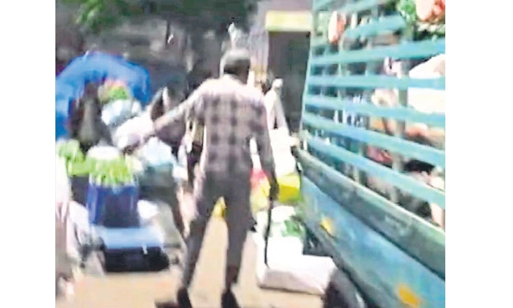 KR Pura: ಕುಡಿದ ನಶೆಯಲ್ಲಿ ಸಿಕ್ಕ ಸಿಕ್ಕ ವಾಹನಗಳ ಮೇಲೆ ದಾಳಿ