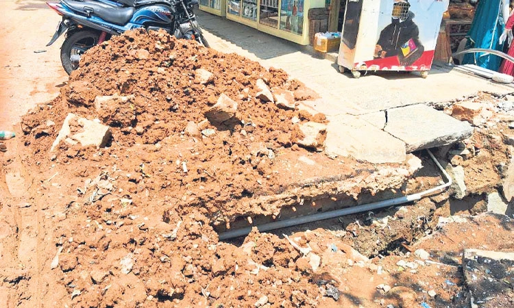 Bengaluru: ಎಲ್ಲೆಂದರಲ್ಲಿ ರಸ್ತೆ ಅಗೆತ: ಸವಾರರಿಗೆ ಸಂಕಷ್ಟ