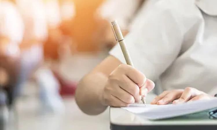 Shimoga: ಸಿಇಟಿ ಪರೀಕ್ಷಾ ಕೇಂದ್ರದಲ್ಲಿ ಜನಿವಾರ ತೆಗೆಯದಿದ್ದಕ್ಕೆ ತುಂಡರಿಸಿದ ಸಿಬ್ಬಂದಿ