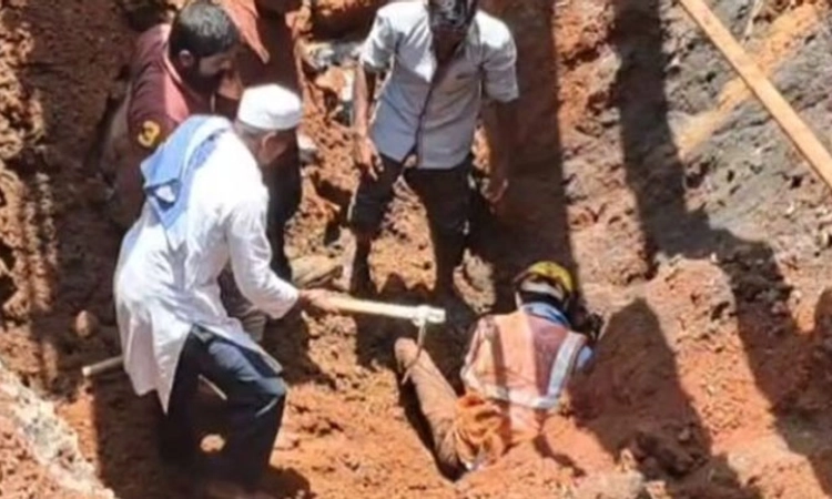 Belagavi; ಪೈಪ್ ಲೈನ್ ಕಾಮಗಾರಿ ವೇಳೆ ಮಣ್ಣು ಕುಸಿತ: ಇಬ್ಬರು ಮೃ*ತ್ಯು