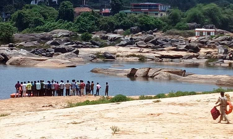 Thirthahalli: ತುಂಗಾ ನದಿಗೆ ಈಜಲು ಹೋಗಿದ್ದ ವ್ಯಕ್ತಿ ನಾಪತ್ತೆ! ಶೋಧ ಕಾರ್ಯಾಚರಣೆ