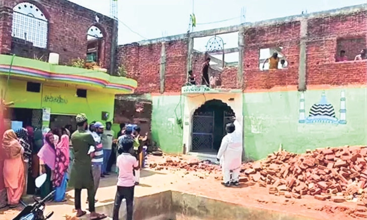 Waqf Act: ಮಧ್ಯಪ್ರದೇಶದಲ್ಲಿ ಅಕ್ರಮ ಮದ್ರಸಾ ಕೆಡವಿದ ಆಡಳಿತ ಮಂಡಳಿ!
