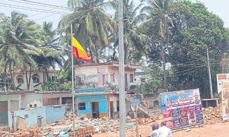 Kundapura: ಮುಳ್ಳಿಕಟ್ಟೆ ಜಂಕ್ಷನ್‌; ಸರ್ಕಲ್‌ ಅಭಿವೃದ್ಧಿಗೆ ಅಸ್ತು