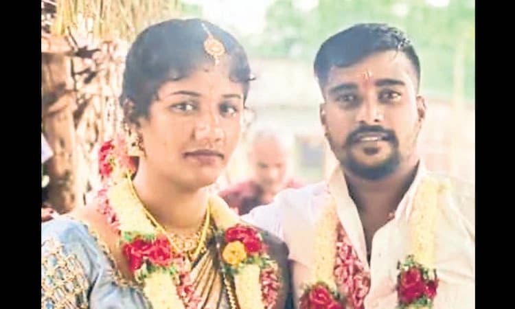 Nelamangala: ಗಂಡ-ಮಗನ ಬಿಟ್ಟು ವಾರದ ಹಿಂದೆ ಪರಿಚಿತನಾದ ಯುವಕನ ಜತೆ ಮದುವೆಯಾದ ಮಹಿಳೆ.!