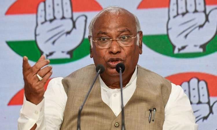 New Delhi: ಕೆಲಸ ಮಾಡಿ, ಇಲ್ಲವೇ ನಿವೃತ್ತರಾಗಿ: ಪಕ್ಷದ ನಾಯಕರಿಗೆ ಖರ್ಗೆ ಖಡಕ್ ಎಚ್ಚರಿಕೆ