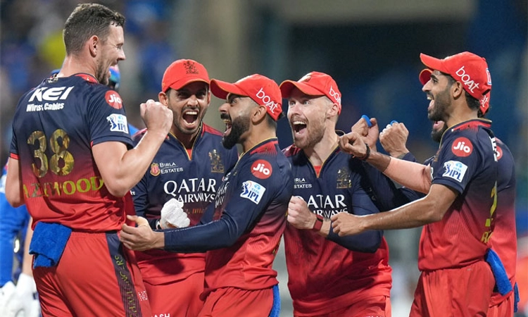 IPL;ರೋಚಕ ಪಂದ್ಯದಲ್ಲಿ ಮುಂಬೈ ವಿರುದ್ಧ ಆರ್ ಸಿಬಿಗೆ ಜಯ