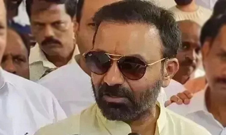 Dharwad: ಕುಟುಂಬ ಹಿನ್ನೆಲೆ ನೋಡದೆ ಕಾರ್ಮಿಕ ಕಾರ್ಡು ವಿತರಣೆ: ಸಚಿವ ಲಾಡ್