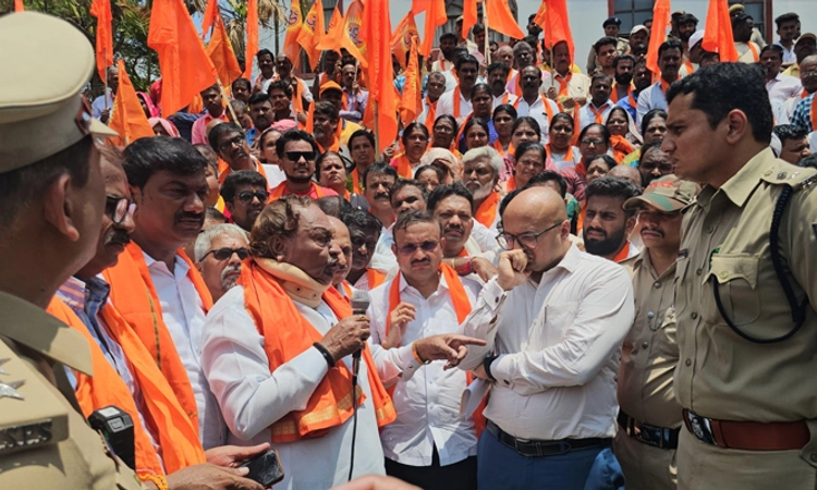 Idgah Maidan Issue: ಶಿವಮೊಗ್ಗ ಎಸ್‌ಪಿಗೆ ಮಾಜಿ ಸಚಿವ ಕೆ.ಎಸ್.ಈಶ್ವರಪ್ಪ ತರಾಟೆ