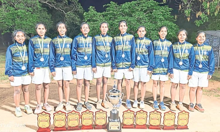 ಬಾಲ್‌ ಬ್ಯಾಡ್ಮಿಂಟನ್‌: ರನ್ನರ್‌ ಅಪ್‌ ಪ್ರಶಸ್ತಿ ಗೆದ್ದ ಮಂಗಳೂರು ವಿ.ವಿ.