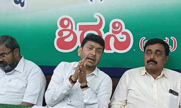 Sirsi: ಜನರನ್ನು ಯಾಮಾರಿಸುವ ಬದಲು ಸಂಸದ ಕಾಗೇರಿ ಹಳಿ ಹಾಕಿ ರೈಲು ಬಿಡಲಿ: ದೊಡ್ಡೂರು