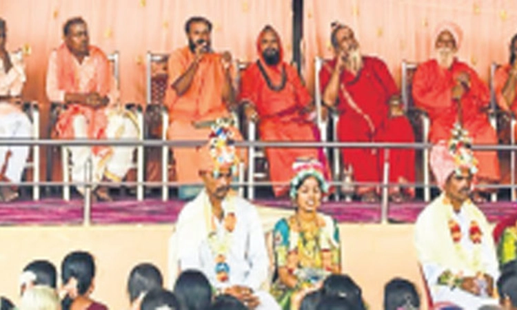 ರೈತರ ಮಕ್ಕಳಿಗೆ ಕನ್ಯೆ ಕೊಡುವ ಮನಸ್ಸು ಮಾಡಿ: ಶಿವಕುಮಾರ ಸ್ವಾಮೀಜಿ