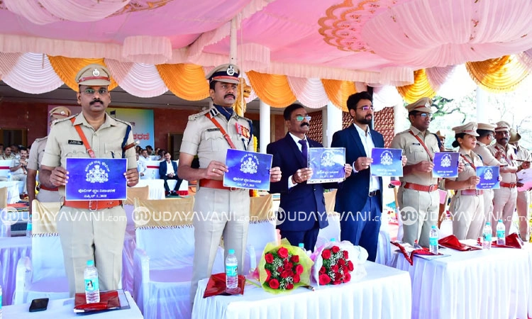 Kalaburagi: ಪೊಲೀಸ್ ಧ್ವಜ ದಿನಾಚರಣೆ: ಕಾನೂನು ಚೌಕಟ್ಟಿನಲ್ಲಿ ಕಾರ್ಯನಿರ್ವಹಿಸಿ