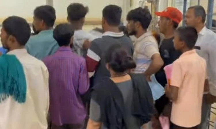 Belagavi: ಬಿಮ್ಸ್ ನಲ್ಲಿ ಸರ್ವರ್ ಡೌನ್: ಜನರ ಪರದಾಟ