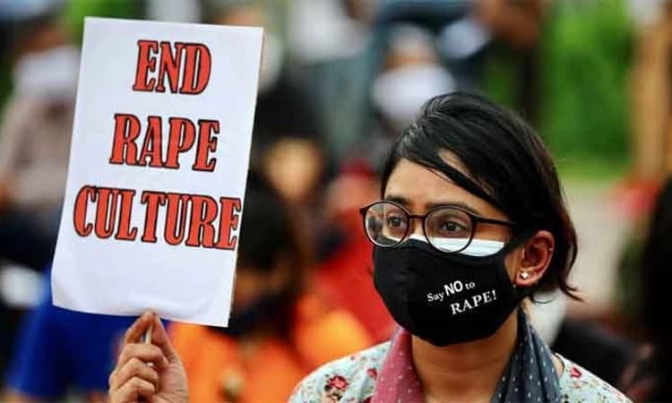 ತಂದೆಯಿಂದಲೇ ಅತ್ಯಾಚಾರ: ಗಂಡು ಮಗುವಿಗೆ ಜನ್ಮ ನೀಡಿದ 8ನೇ ತರಗತಿ ವಿದ್ಯಾರ್ಥಿನಿ