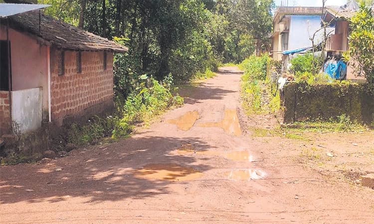 ಕಾಲ್ತೋಡು: ಒಡವೆ ಇದ್ದರೂ ಬಡವಿ; ಪ್ರೌಢಶಾಲೆ ಬರಲಿ, ರಸ್ತೆಗಳು ಅಭಿವೃದ್ಧಿಯಾಗಲಿ