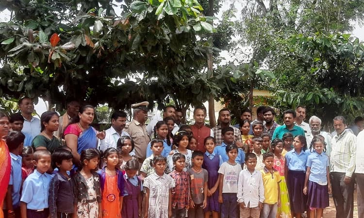 ಶಾಲೆಗಳ ಮೂಲ ಸೌಕರ್ಯಕ್ಕೆ  ಆದ್ಯತೆ ನೀಡಿ