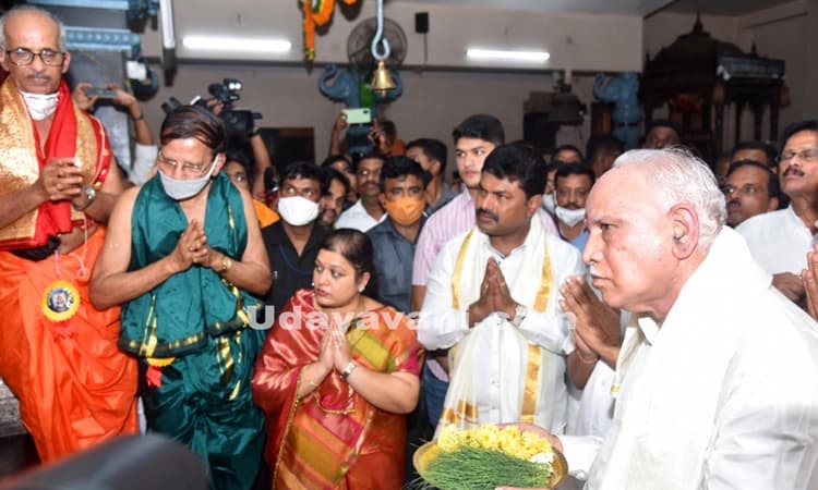 ಕುಂಭಾಸಿ ಆನೆಗುಡ್ಡೆ ಶ್ರೀವಿನಾಯಕ ದೇಗುಲಕ್ಕೆ ಸಿಎಂ ಭೇಟಿ