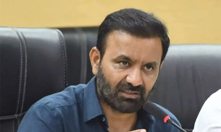 ದೇವೇಗೌಡರಿಗೆ ಉತ್ತರಿಸುವಷ್ಟು ದೊಡ್ಡವನಾಗಿಲ್ಲ : ಸಚಿವ ಸಂತೋಷ ಲಾಡ್