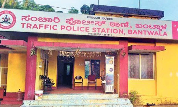 Bantwala: ಗೋಳ್ತಮಜಲು; ಹೊಂಡಕ್ಕೆ ಬಿದ್ದ ಕಾರು