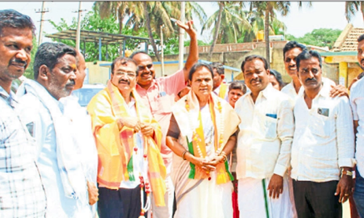 Lok Sabha Election: ಮಹಿಳೆ ಅಡುಗೆ ಮನೆಗಷ್ಟೇ ಸೀಮಿತವಲ್ಲ: ಗಾಯತ್ರಿ ಸಿದ್ದೇಶ್ವರ